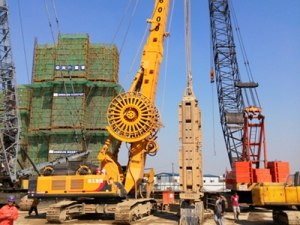 徐工XG600D連(lián)續牆抓(zhuā)鬥上海(hai)灘秀大(da)鍋重器(qì)風采