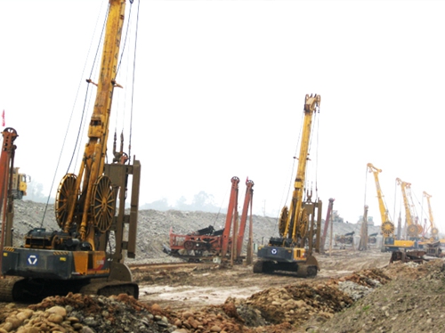 徐工連(lián)續牆機群樂山(shan)施工