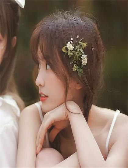 《漂亮的保姆》韩国电影观看-电影银饰