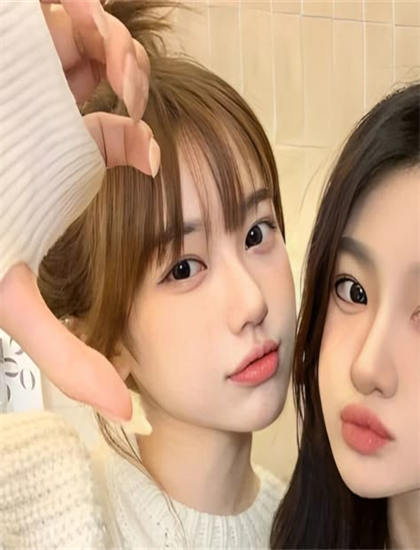 重庆最美女孩原版视频20秒-疯狂派对电影